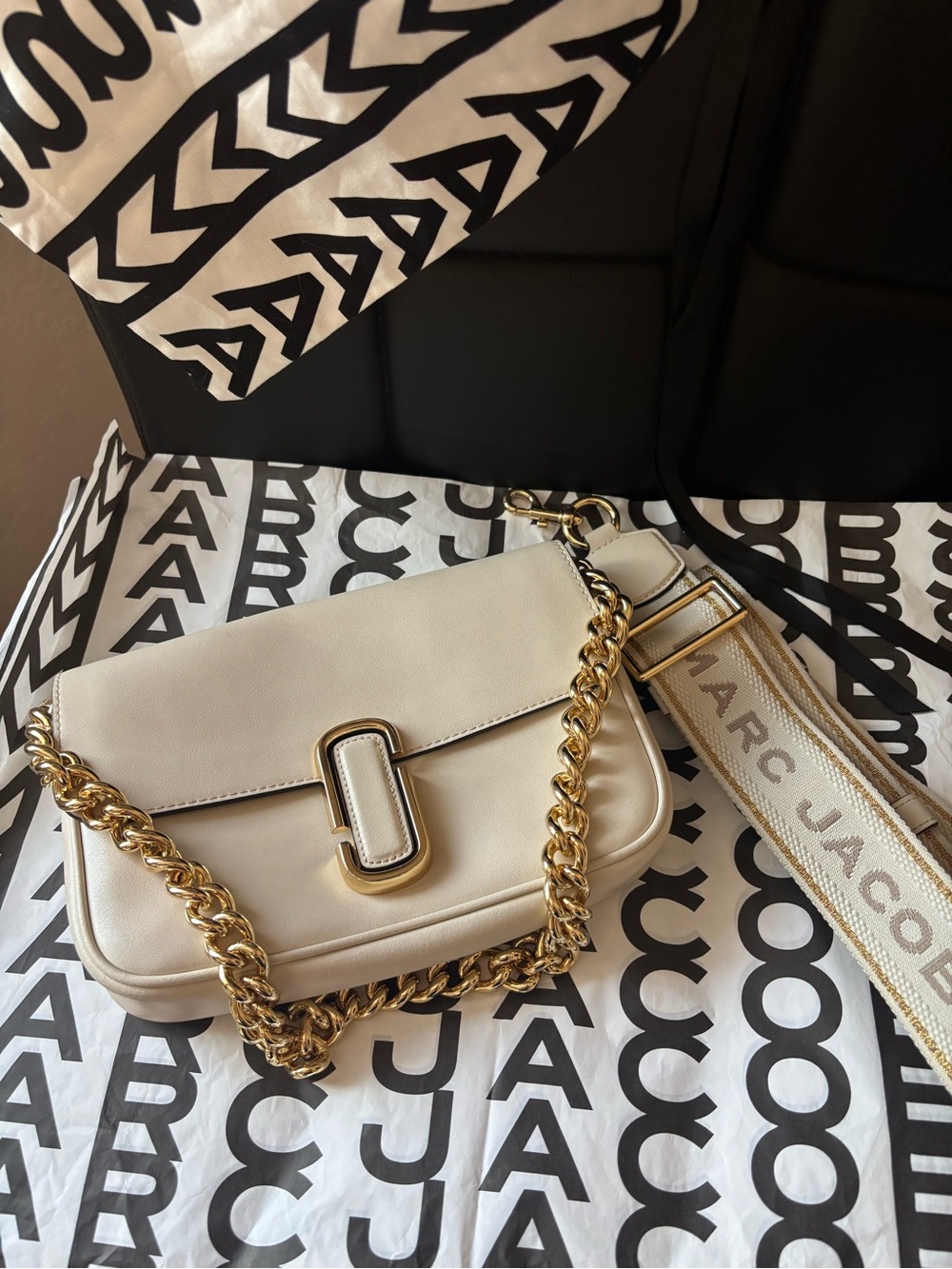 Marc Jacobs Soft Cream Shoulder Bag with Gold Chain and Branded Strap.